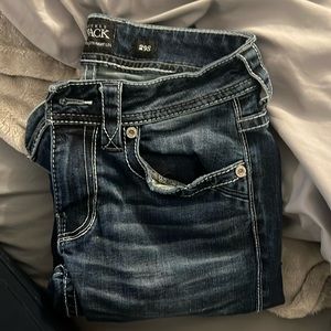 Buckle Black Men’s dark wash blue jeans